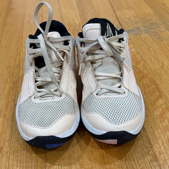 Nike Cream and Pink Athletic Shoes - Picture 5 of 5